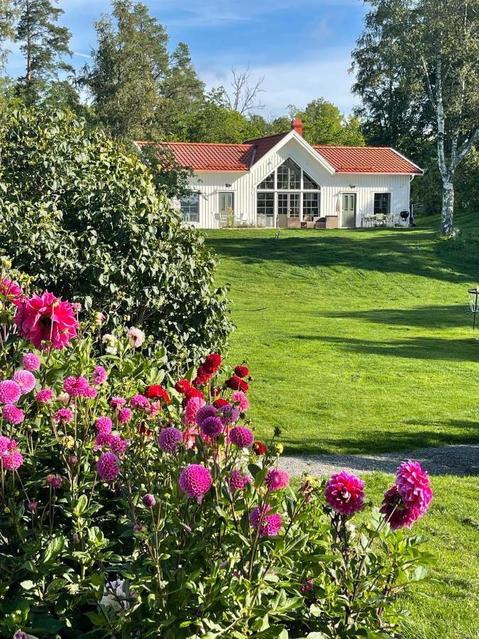 Bastuviken Bed And Breakfast Уппсала Экстерьер фото